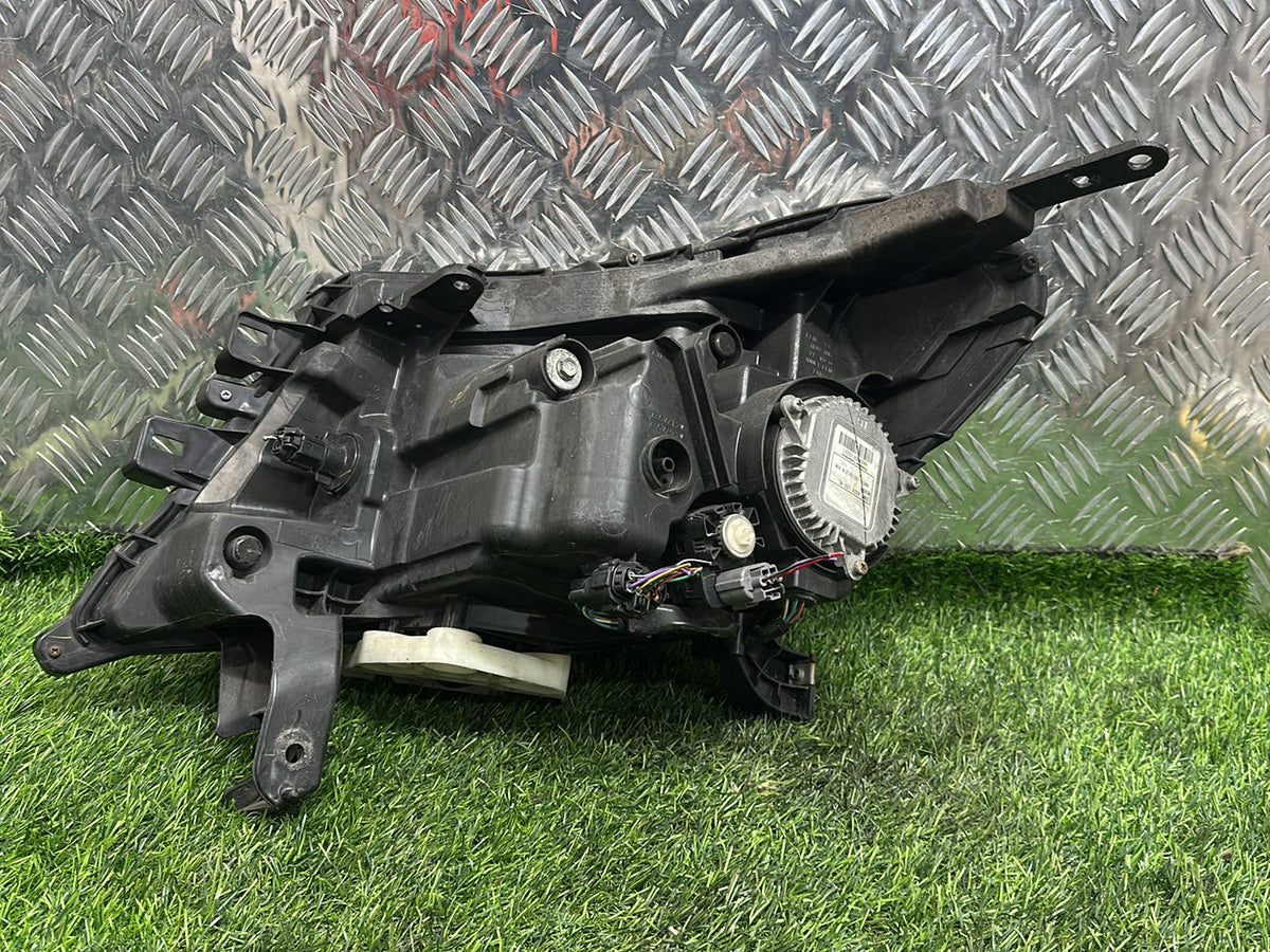 2015-2019 Nissan NP300 Navara D23 - Right Headlight PN: STANLEY 1508