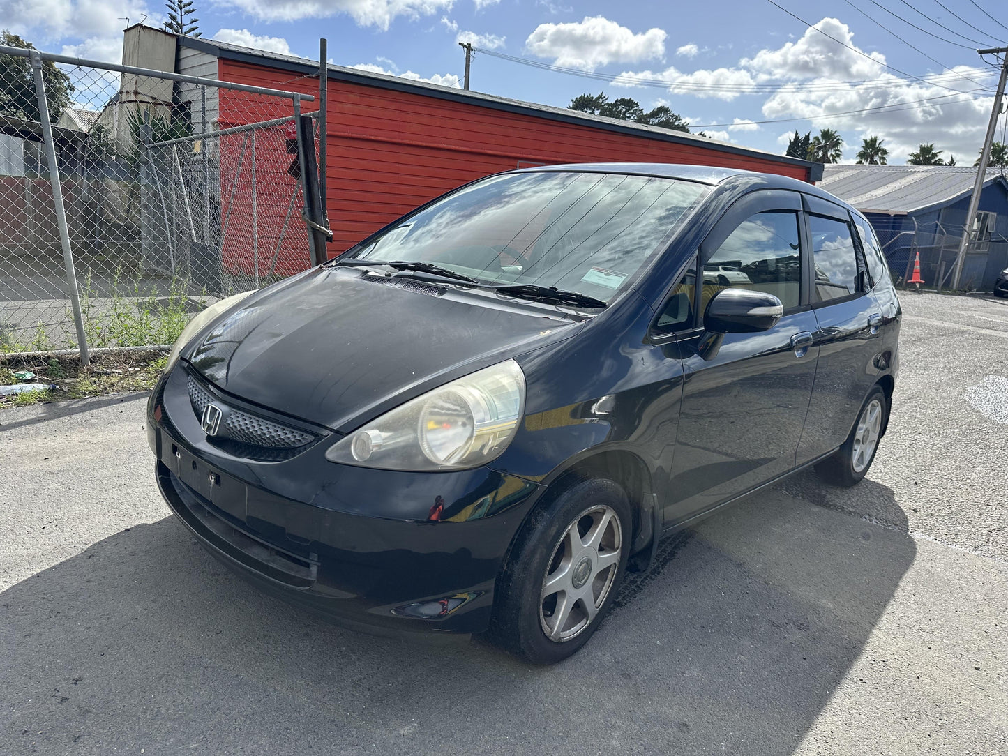 2005 Honda Fit LI31-187052 WRECKING FOR PARTS ONLY