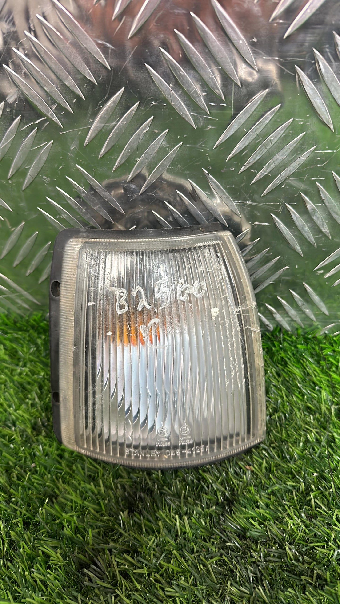 1996 - 1999 Ford Courier Right Indicator STANLEY 045-4125R