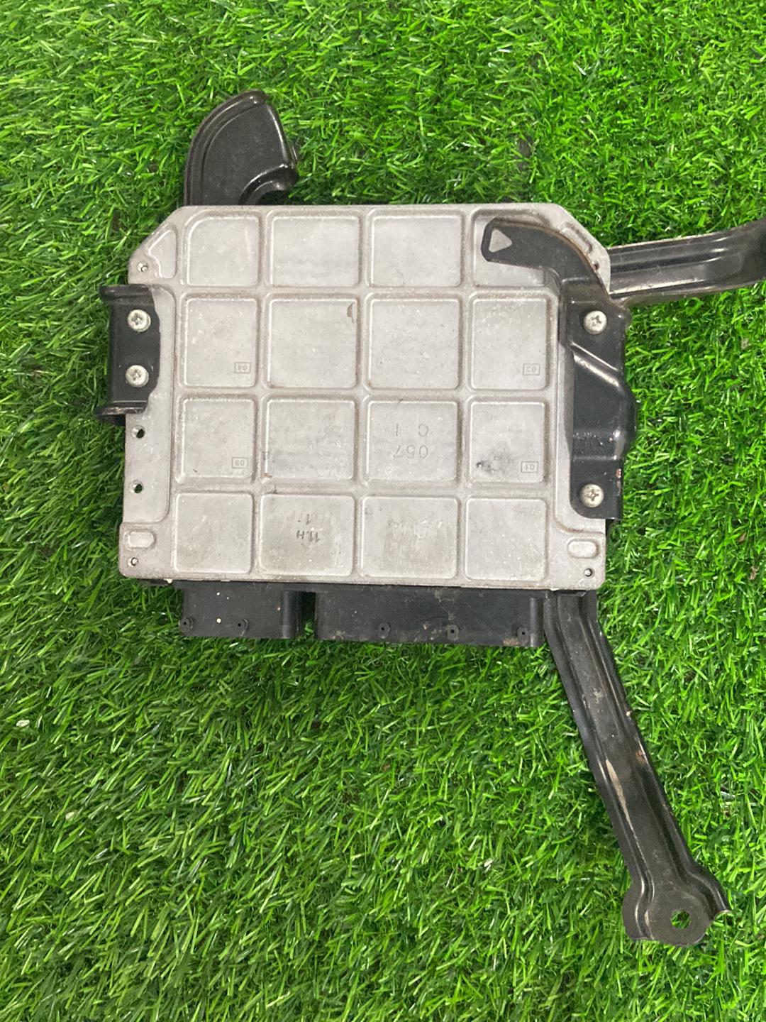 2006 - 2019 Toyota Estima Engine ECU 89661-28B40