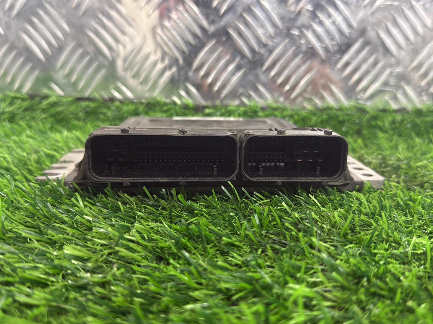 2002 - 2009 Nissan Elgrand ECU MEC83-511