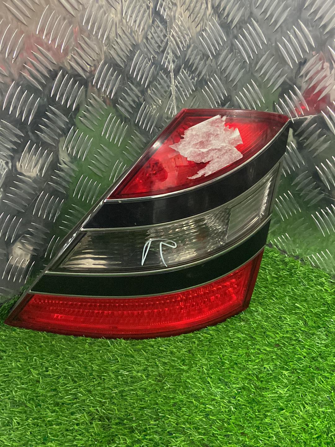 2005 - 2013 Mercedes-Benz S-Class Right Taillight A2218200264