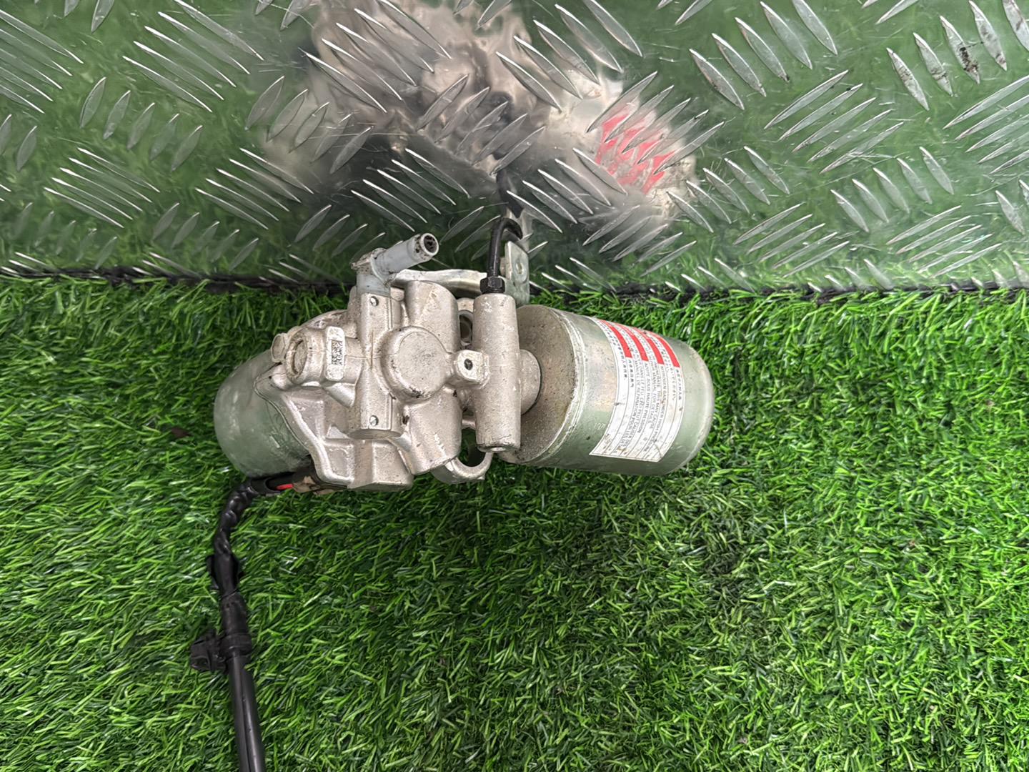 2015 - 2019 Toyota Prius Brake Booster Pump 47070-47080
