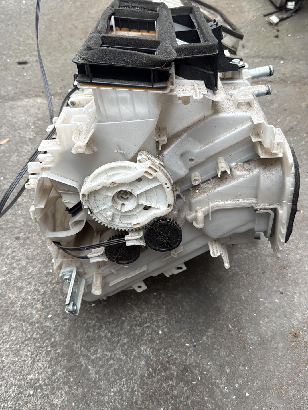 Toyota Hiace Heater Box 87050-28010