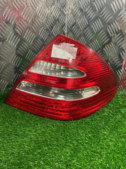 2002 - 2009 Mercedes-Benz E-Class Right Taillight A2118200664