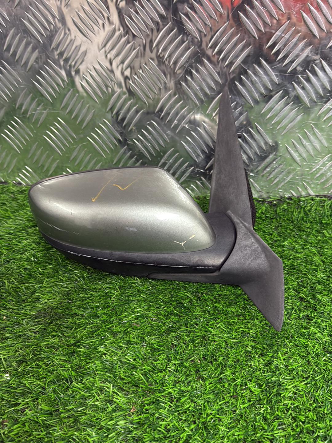 2004 - 2015 Mazda Verisa Right Door Mirror