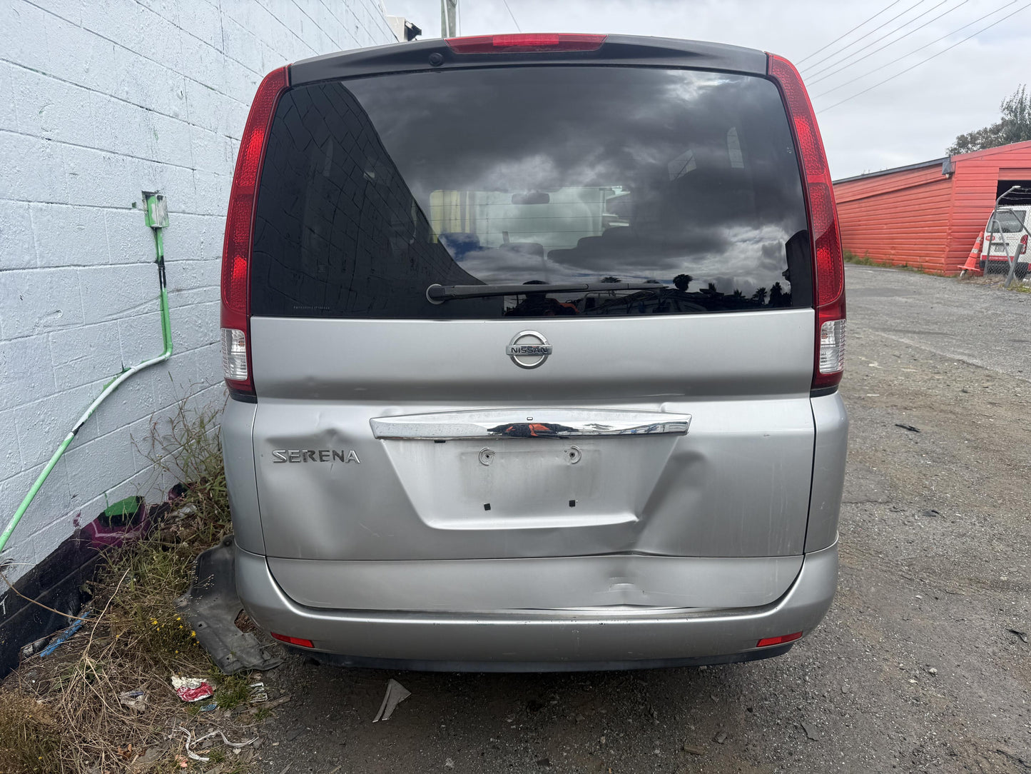 2006 Nissan Serena MR20-208299A WRECKING FOR PARTS ONLY