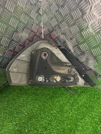 2000 - 2007 Toyota Mark II Right Taillight KOITO 22-305