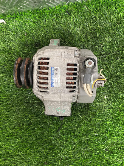 1995 - 2002 Toyota Granvia Alternator 102211-205 / 2706067040