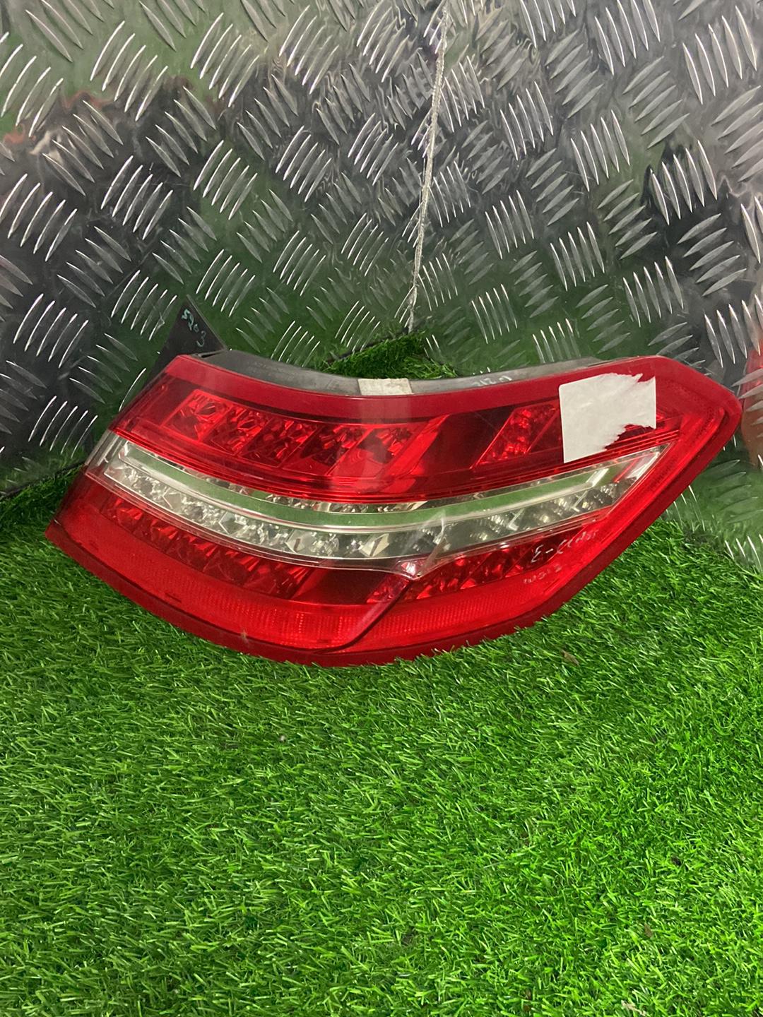 2009 - 2016 Mercedes-Benz E-Class Right Taillight A2129066901