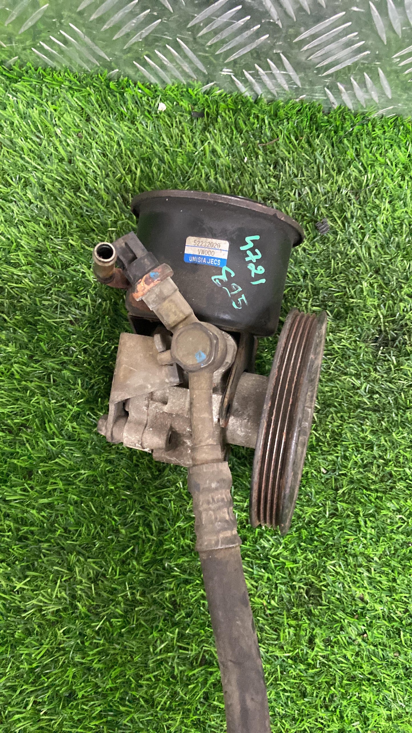 2001 - 2012   Steering Pump 52232020