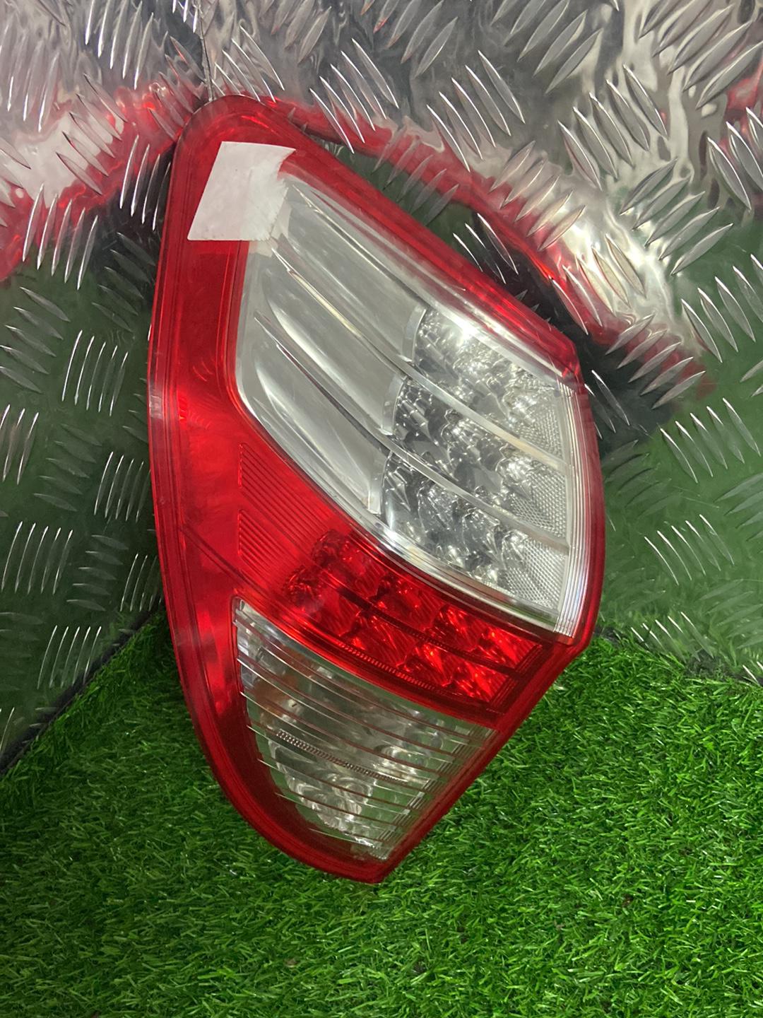 2005 - 2012 Toyota Vanguard Left Taillight ICHIKOH 42-45
