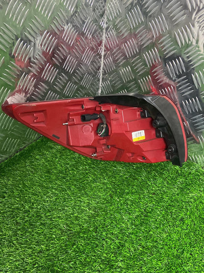 2010 - 2015 Kia Sportage Right Taillight 92402-3W0