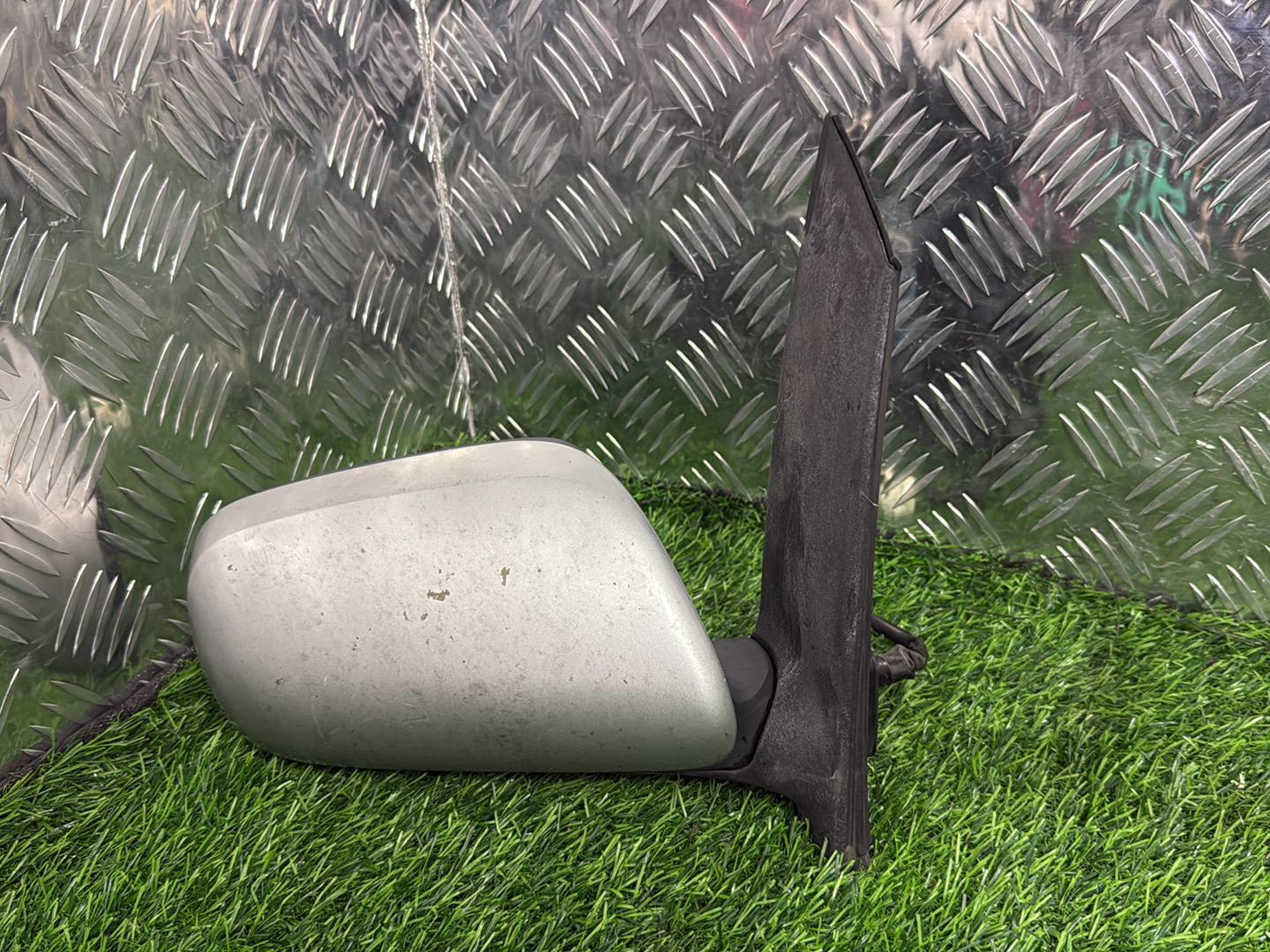 Toyota Wish Right Door Mirror 5 Wires