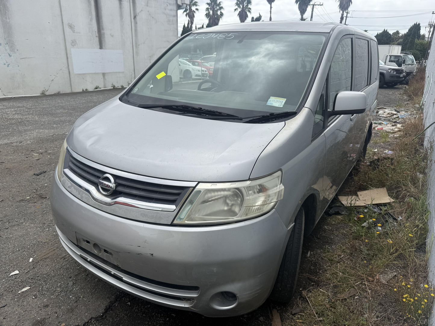 2006 Nissan Serena MR20-208299A WRECKING FOR PARTS ONLY