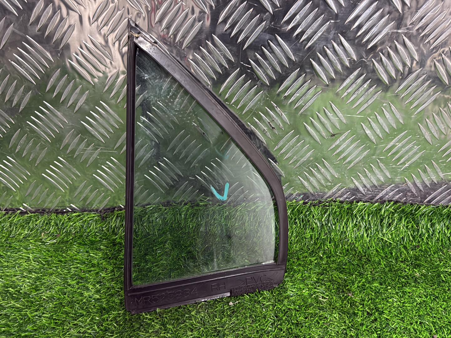 2003 - 2007 Mitsubishi Lancer Right Rear Quarter Door Glass M213 TINT