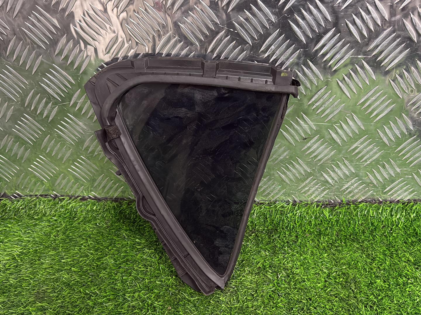 2011 - 2021 Toyota Aqua Left Rear Quarter Door Glass M28Q8 Tint