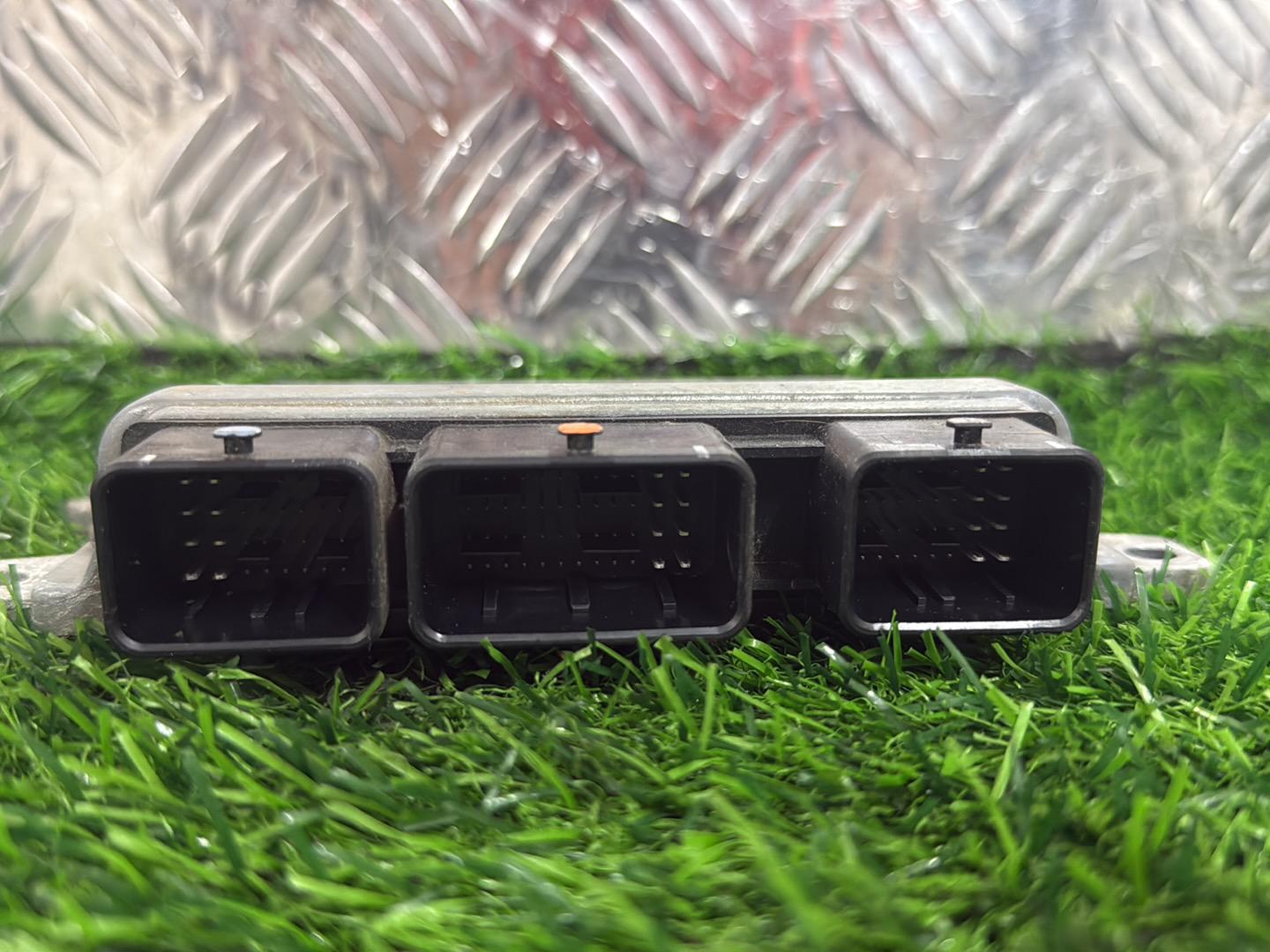 2010 - 2015 Nissan Micra ECU A56-E98