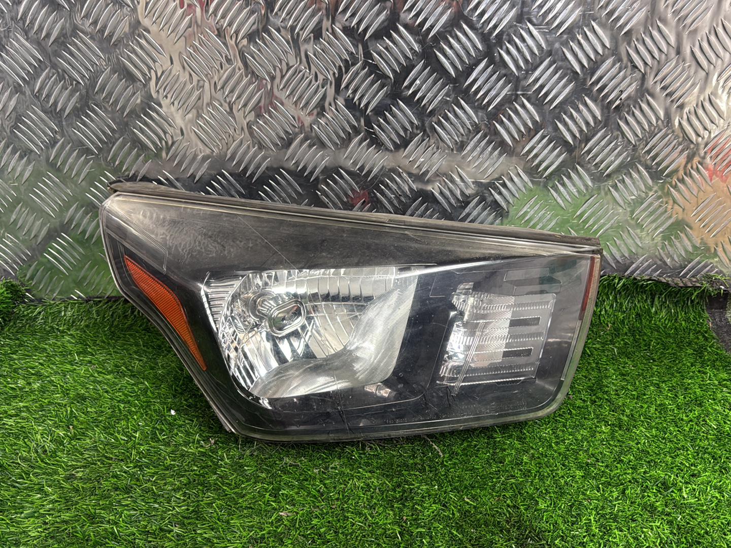 2012 - 2017 SsangYong Rexton Right Headlight 83102-325
