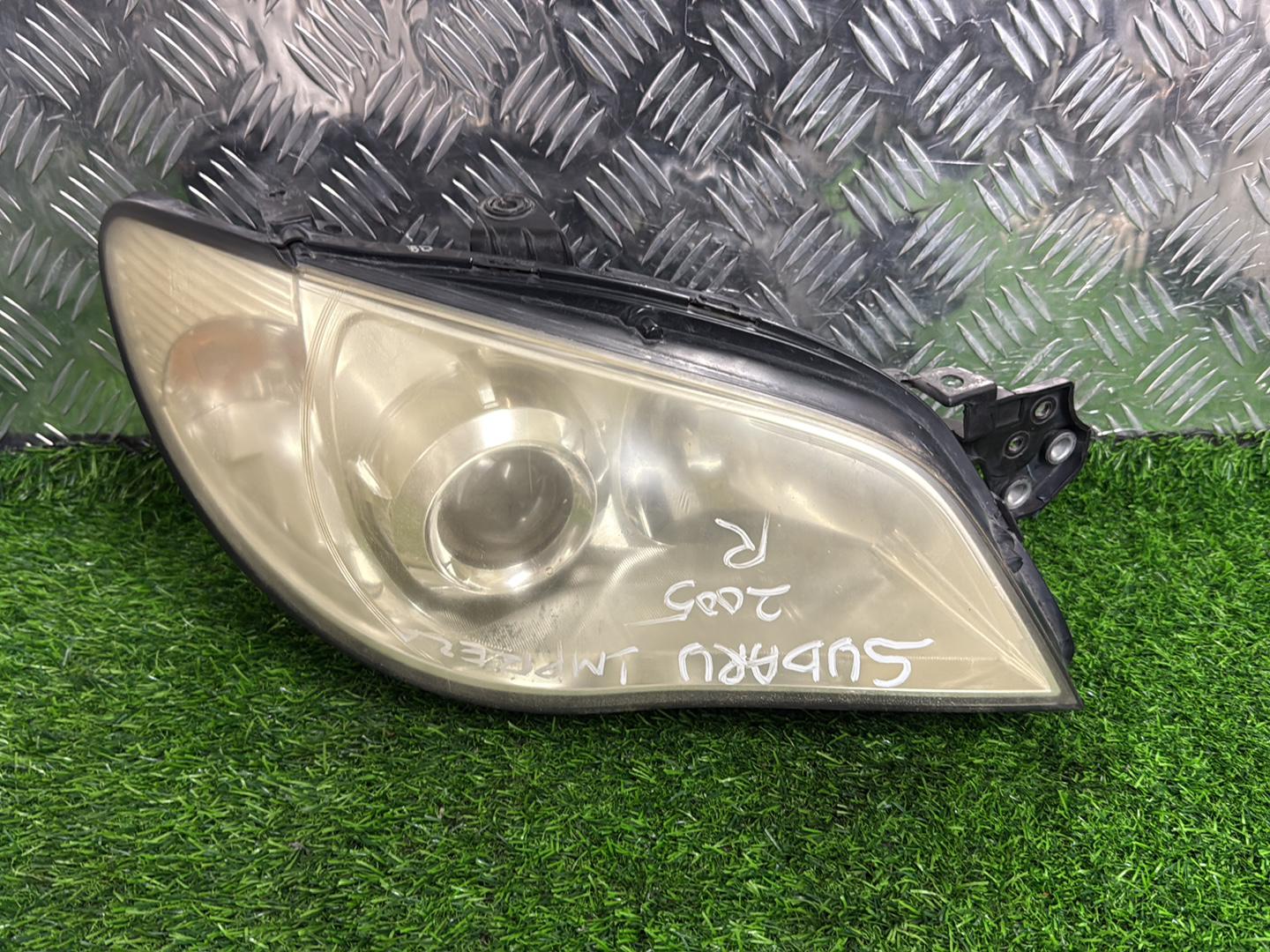 2004 - 2007 Subaru Impreza Right Headlight ICHIKOH 1770