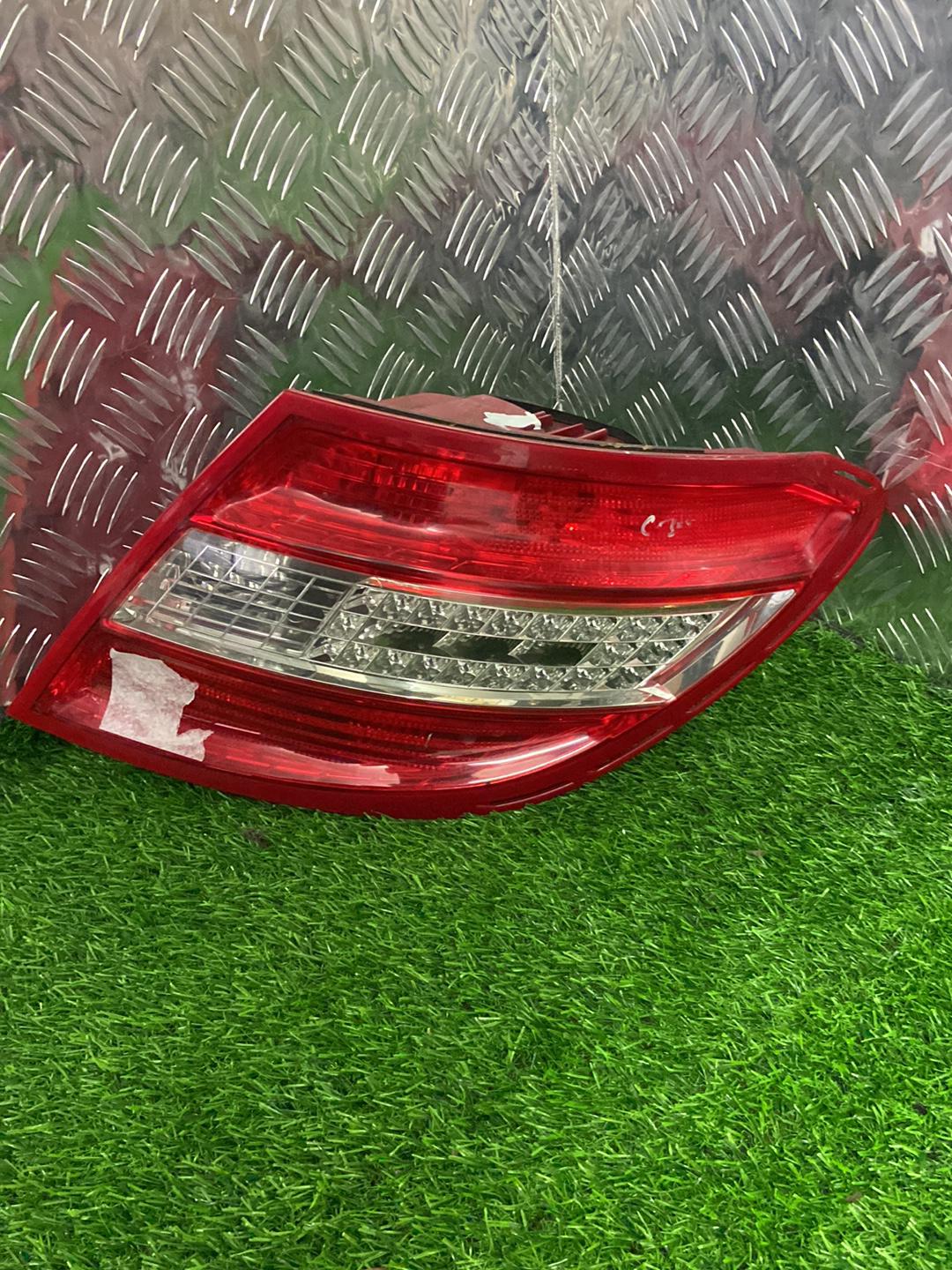 2007 - 2015 Mercedes-Benz C-Class Right Taillight 2048202064