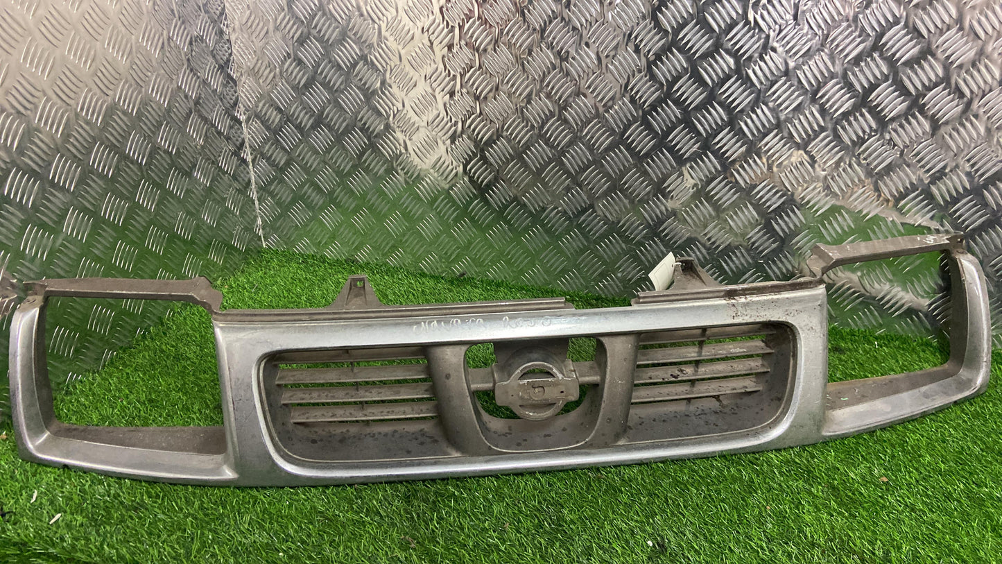 1997 - 2001 Nissan Navara Grille