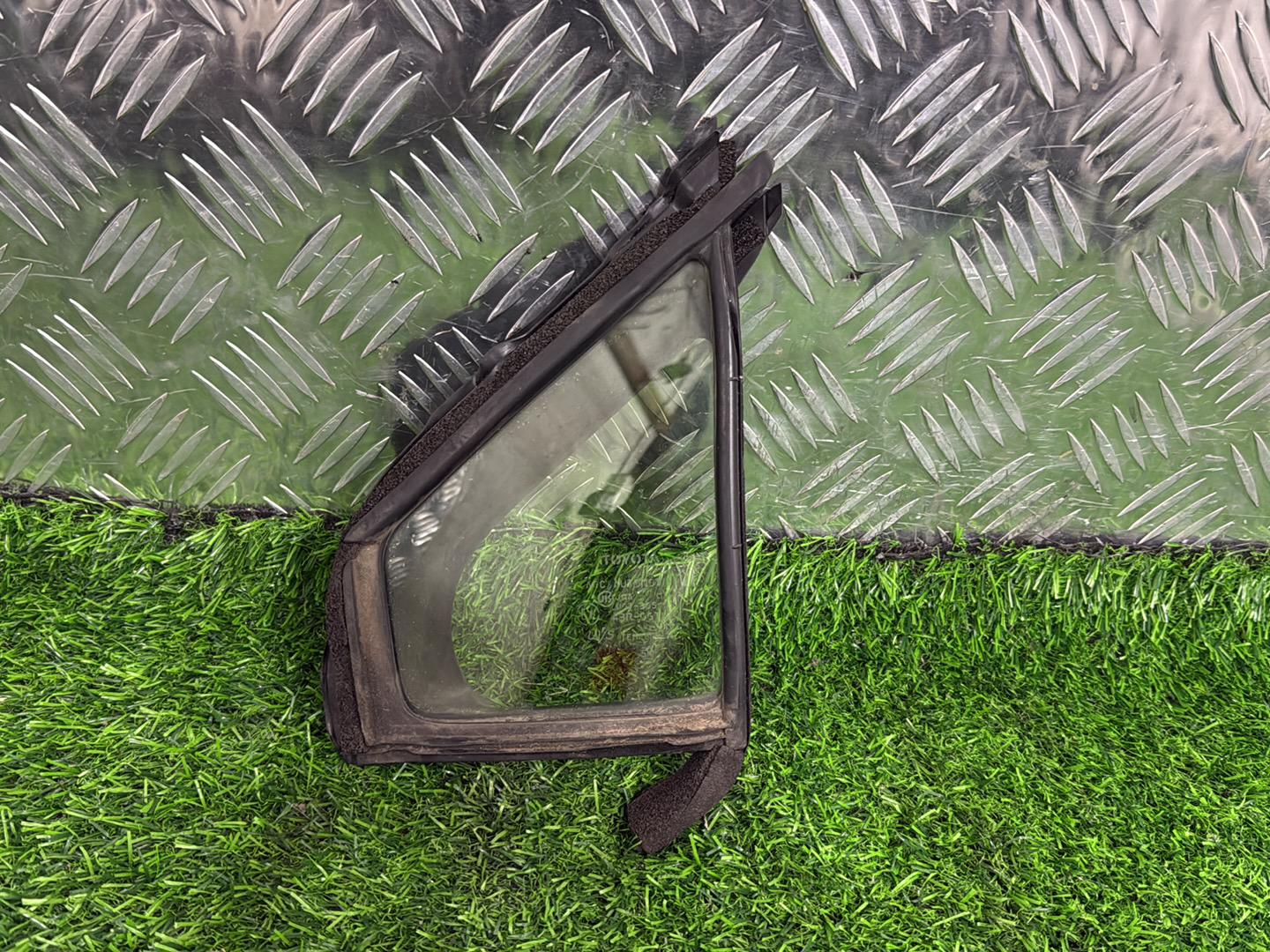 2011 - 2021 Toyota Aqua Left Front Quarter Door Glass M2H3 Tint