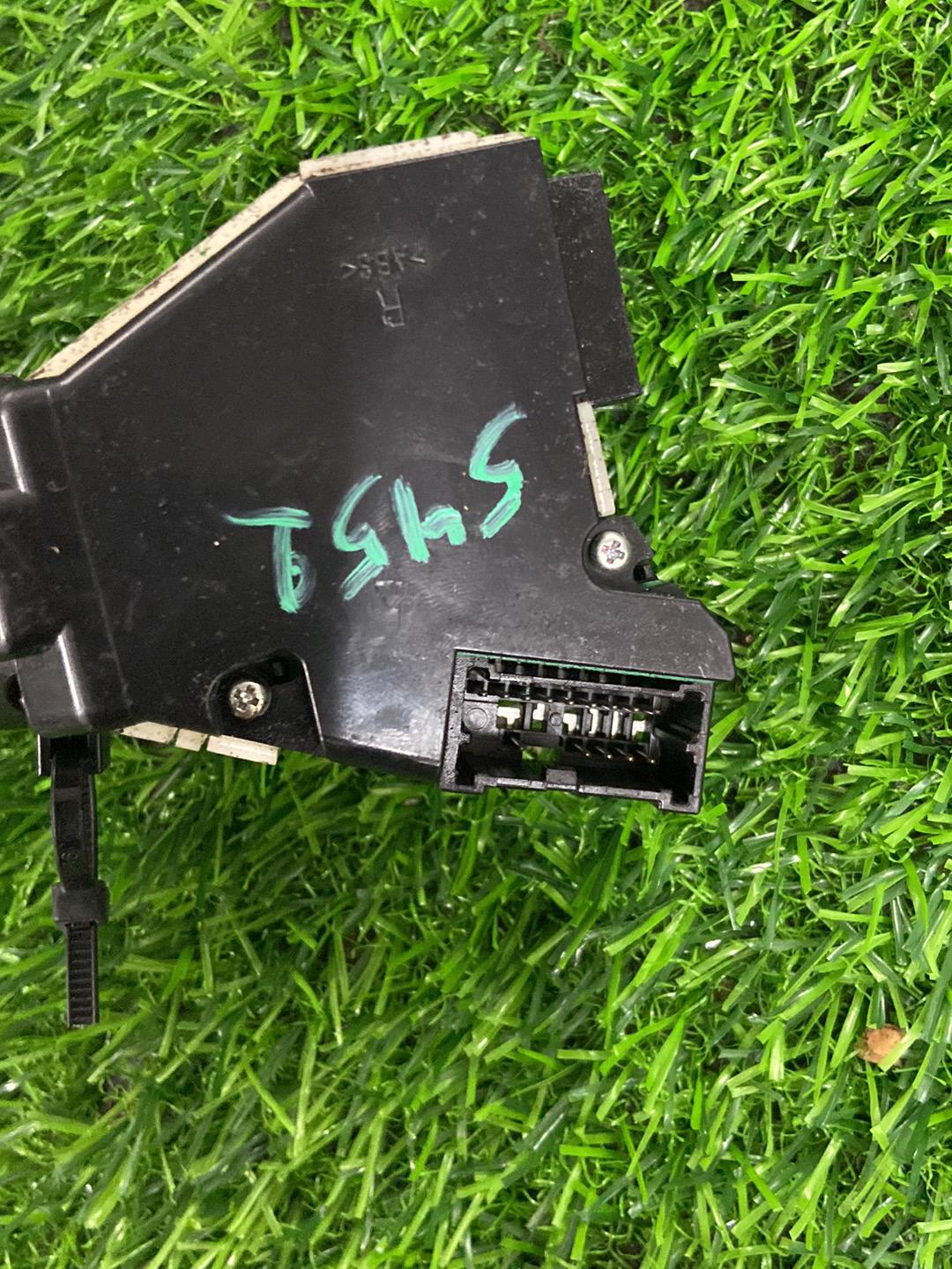 2004 - 2015 Nissan Navara Wiper Switch PA6+GF30