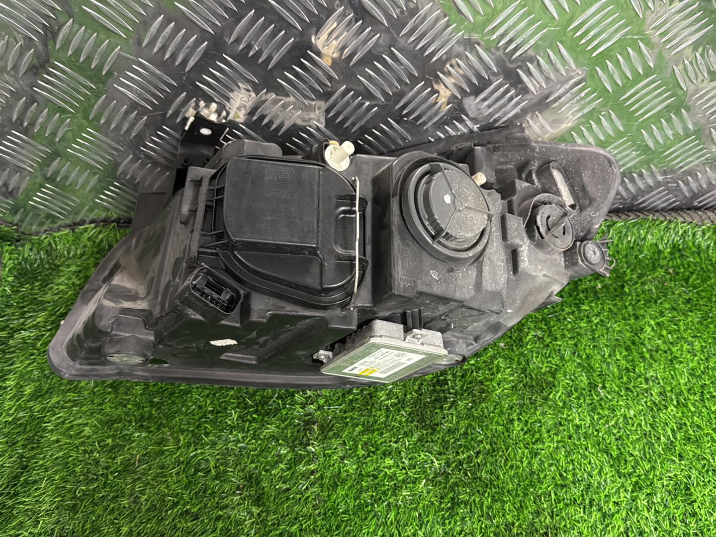 2009 - 2012 BMW X1 Right Headlight 89093517
