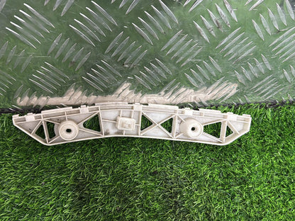 2004 - 2010 Mazda Premacy Right Rear Bumper Retainer