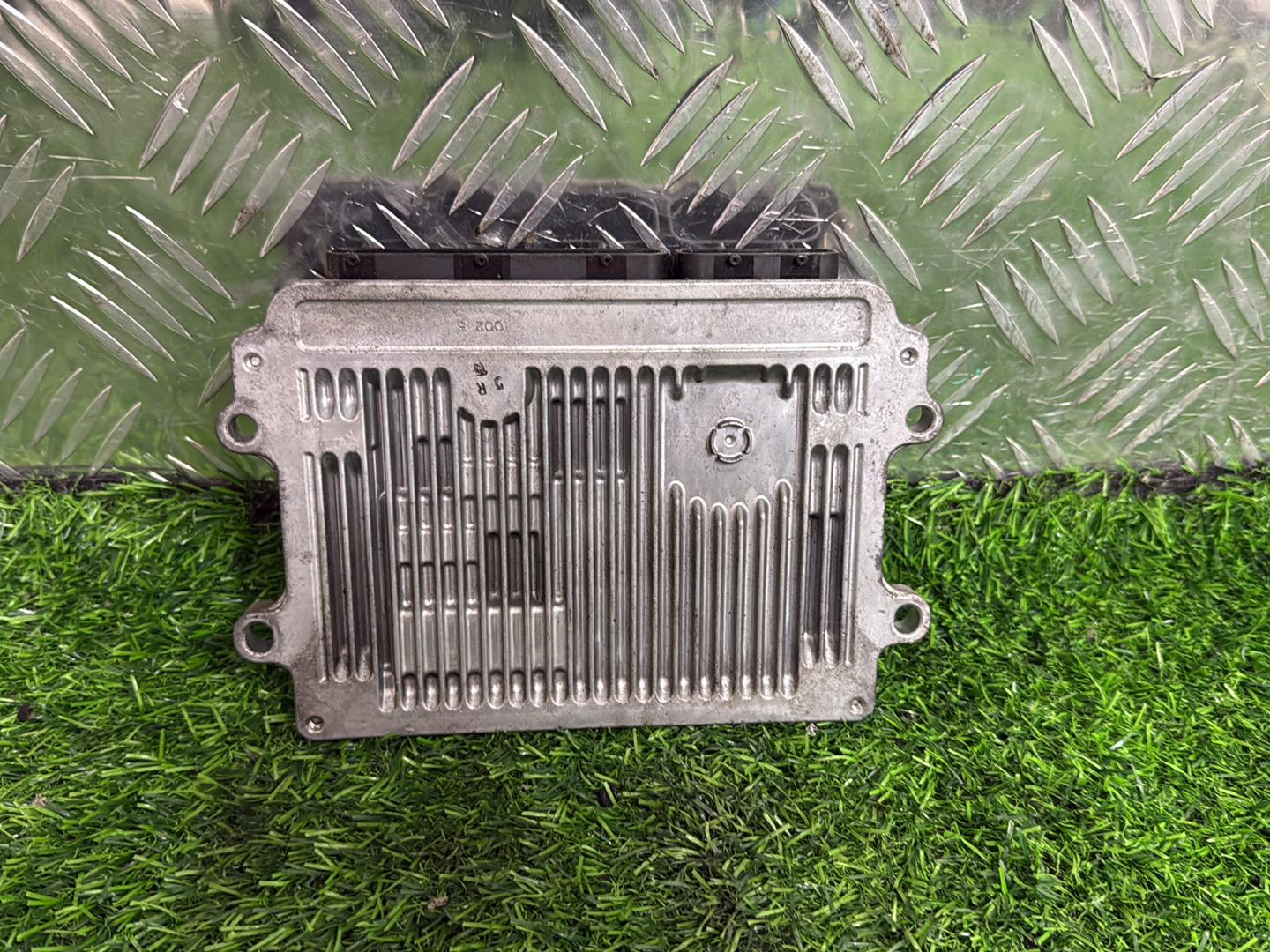 2012 - 2016 Mazda CX-5 ECU 2.2L Diesel SH07 18 881L