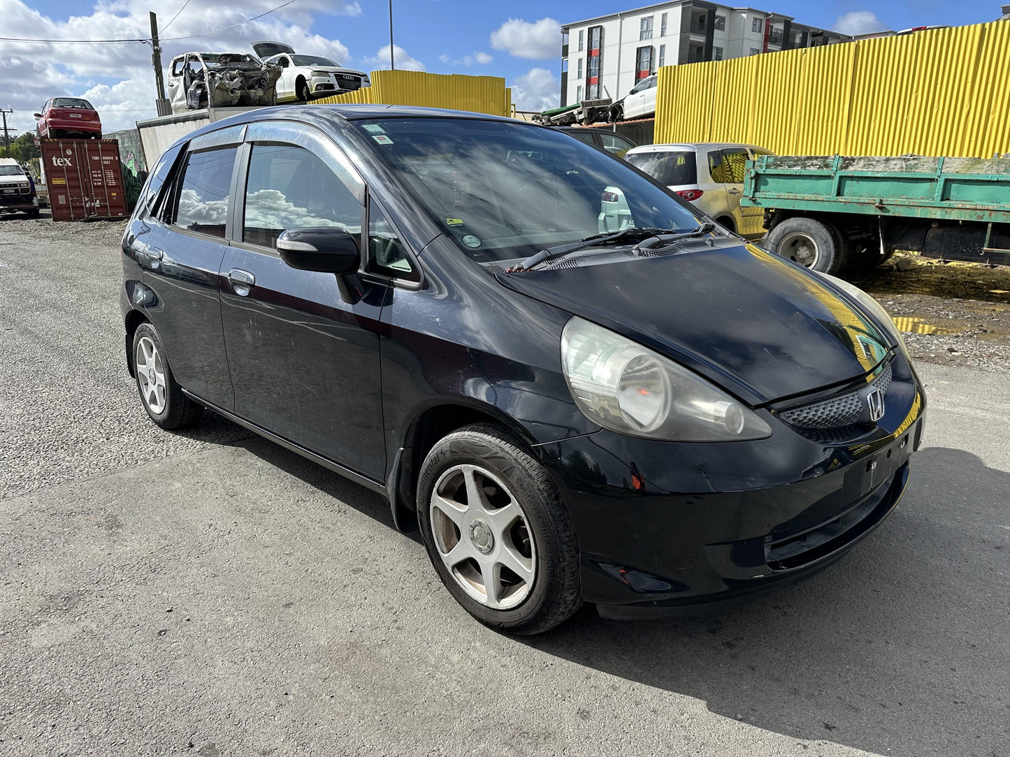 2005 Honda Fit LI31-187052 WRECKING FOR PARTS ONLY