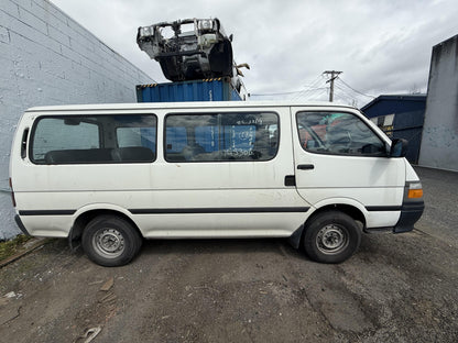 1999 Toyota Hiace 2RZ-FE WRECKING FOR PARTS ONLY