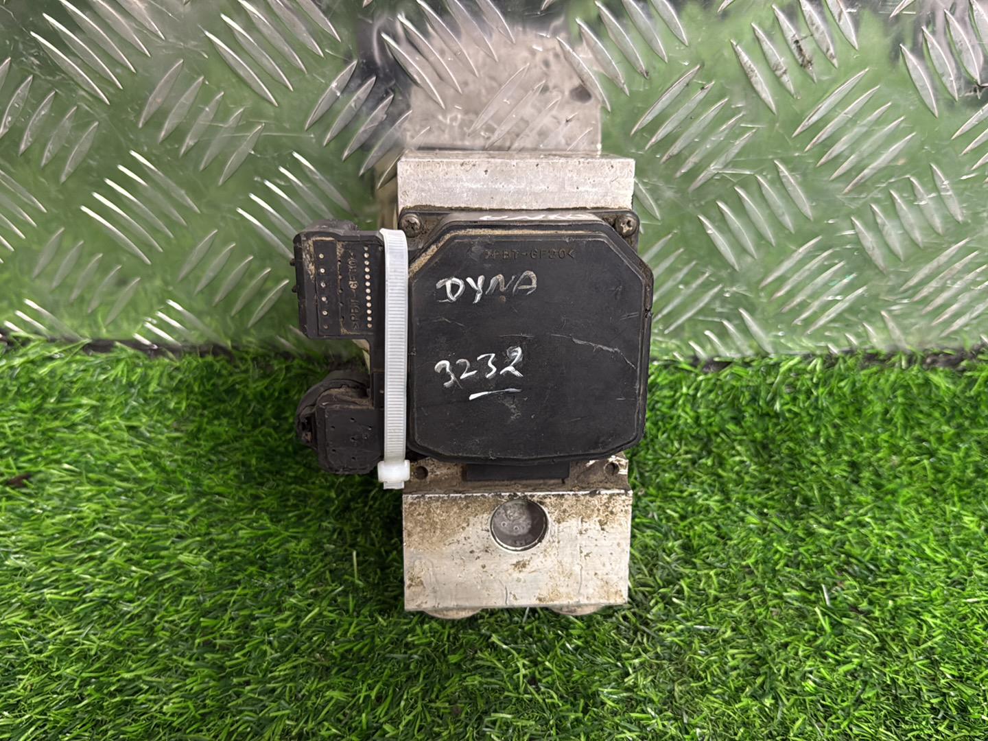 1999 - 2004 Toyota Dyna ABS Pump/Modulator 44540-37010