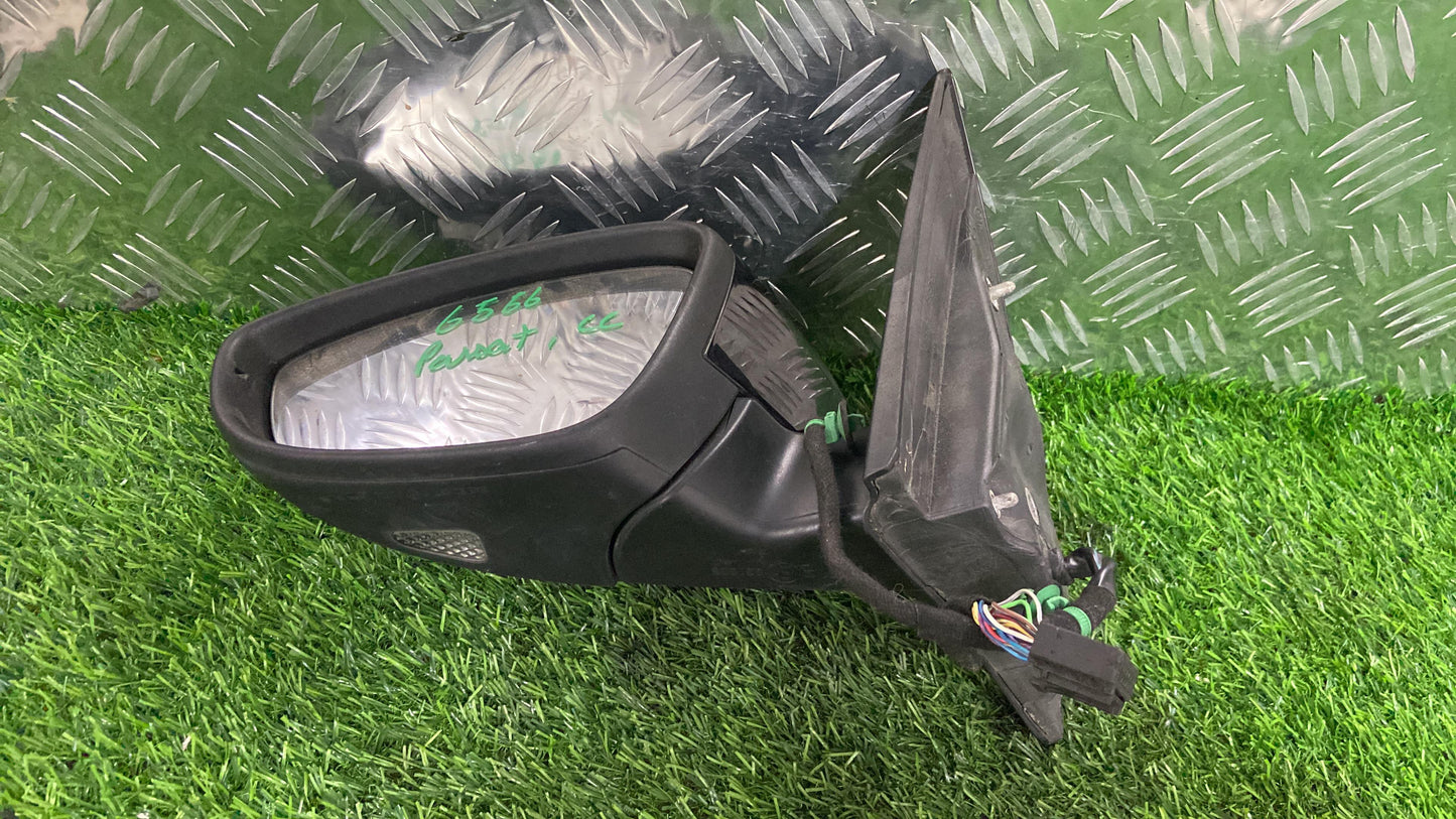 2010 - 2015 Volkswagen Passat Left Door Mirror 13 wire