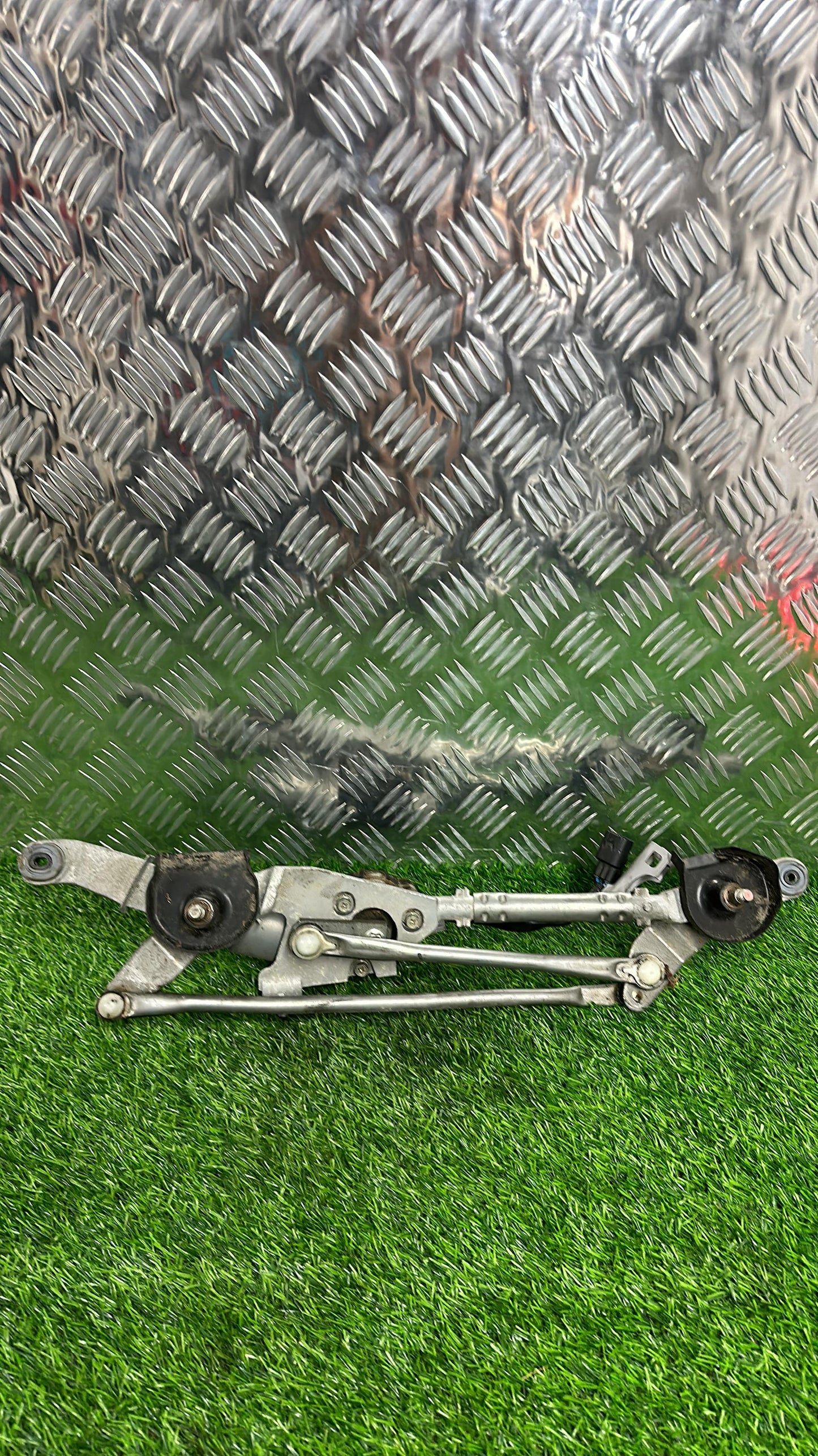 2018 - 2020 Toyota Corolla Front Wiper Rack Assembly 85110-12C70
