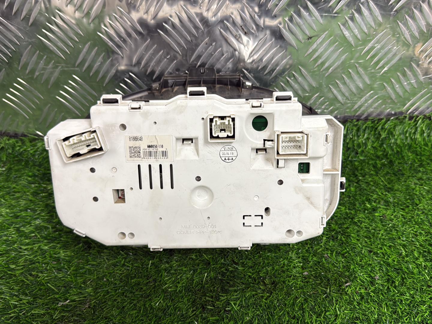 2005 - 2015 Mitsubishi Triton Instrument Cluster 8100B640