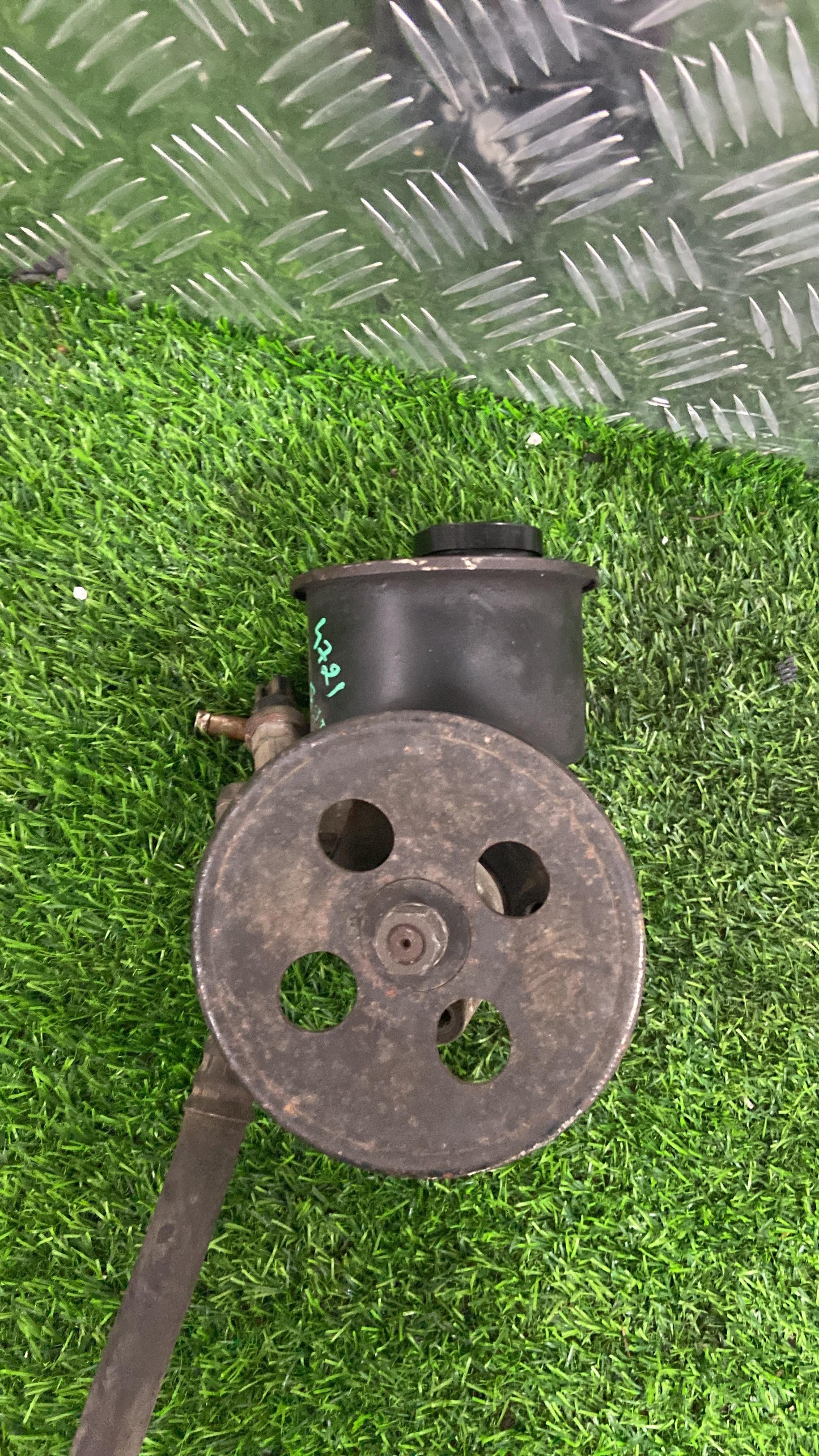 2001 - 2012   Steering Pump 52232020