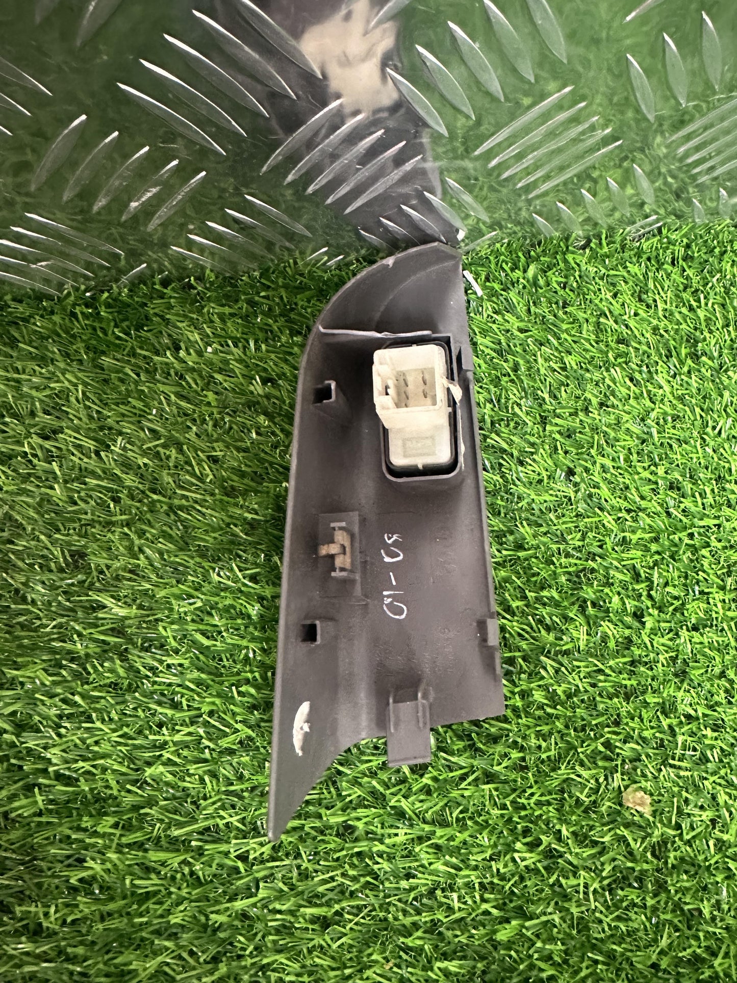2001 - 2008 Ford Explorer Left Rear Window Switch