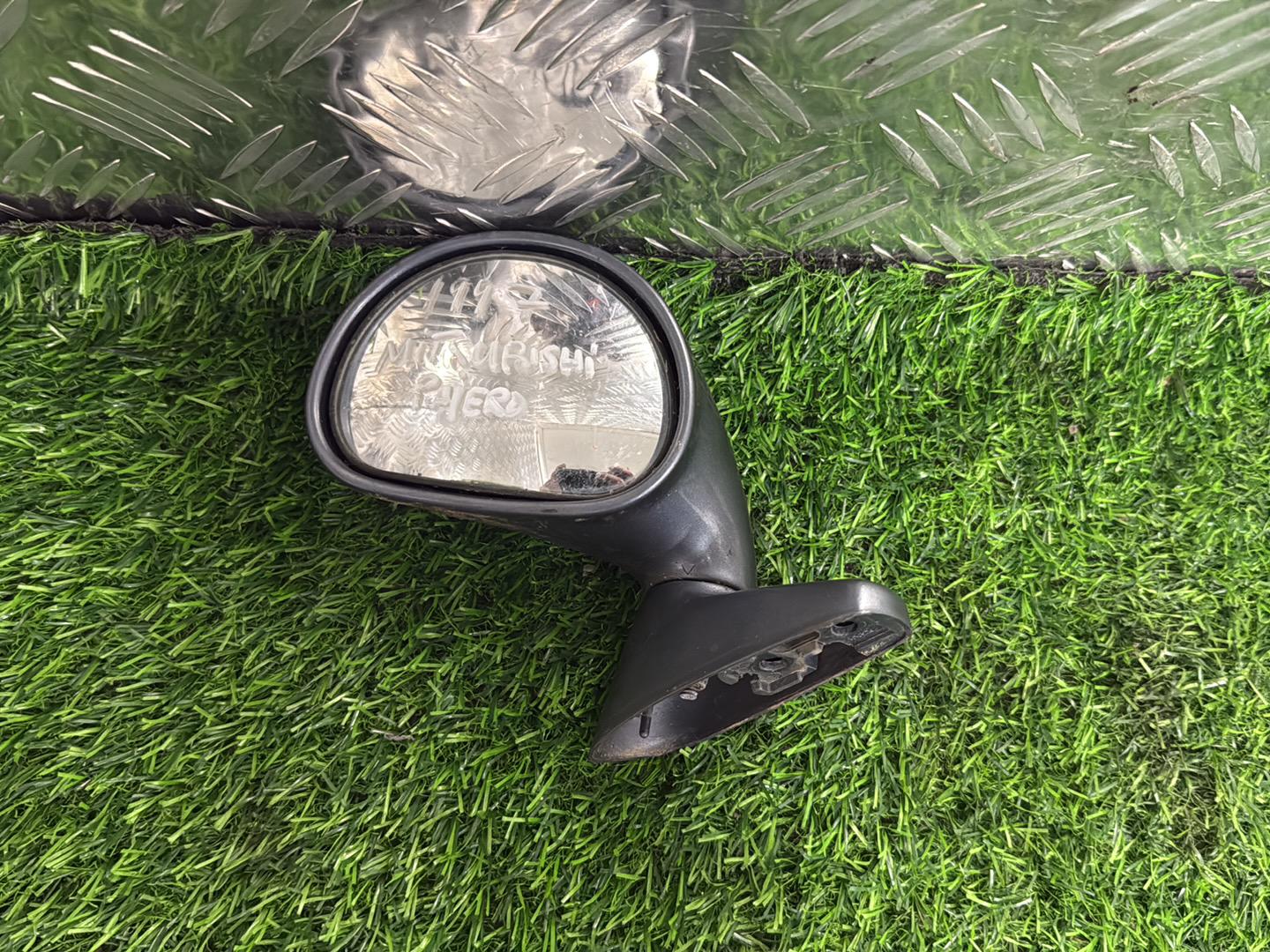1991 - 1998 Mitsubishi Pajero Left Front Guard Mirror
