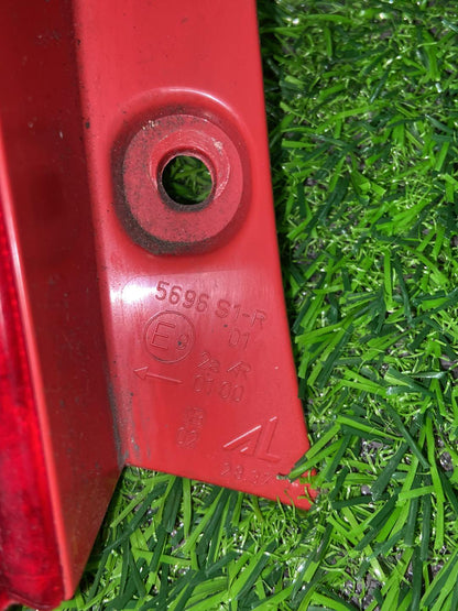 2004 - 2010 Suzuki Swift Left Taillight 5696 S1-R