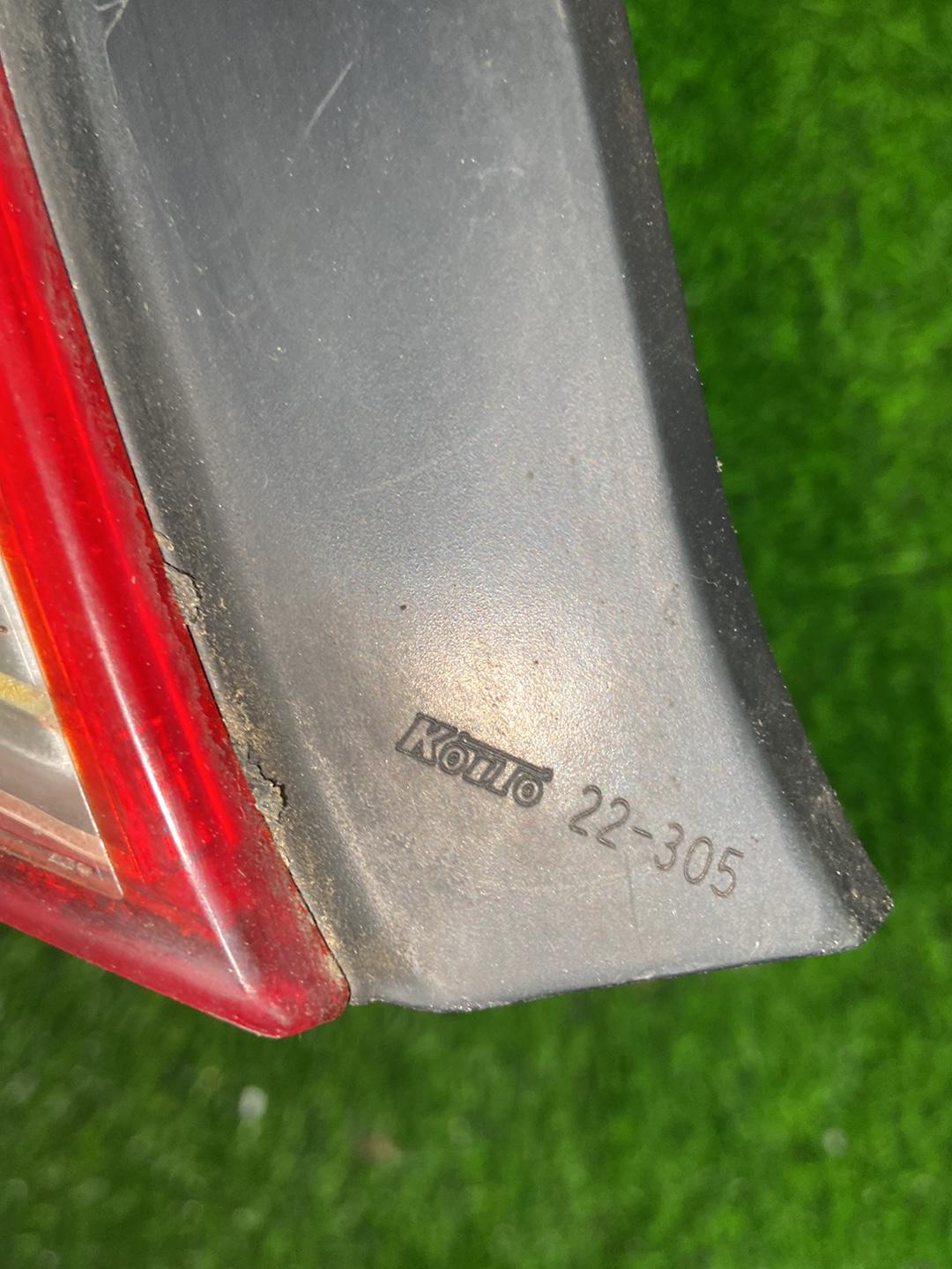 2000 - 2007 Toyota Mark II Left Taillight KOITO 22-305