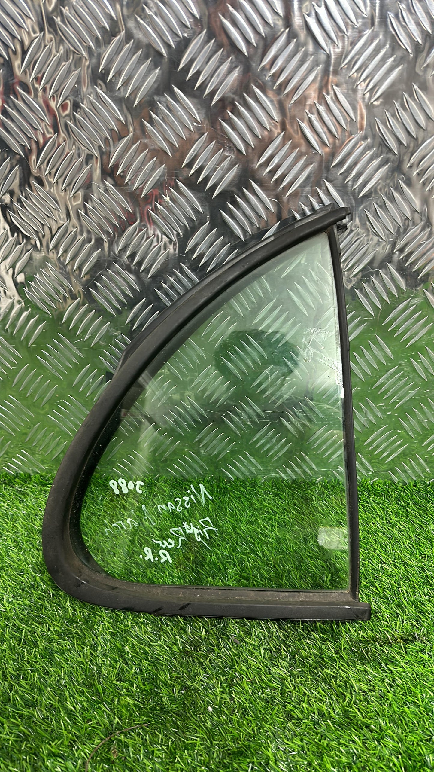 2004 - 2010 Nissan Micra Right Rear Quarter Door Glass M2H3