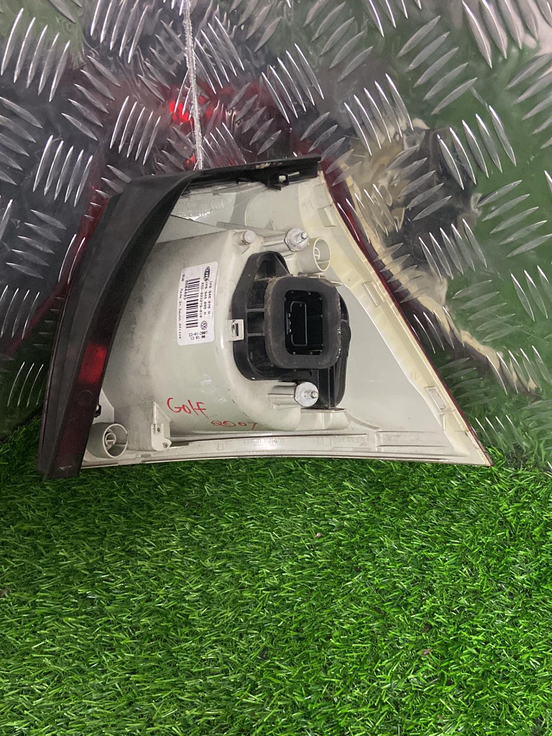 2004 - 2009 Volkswagen Golf Left Taillight 1K6945095E / 1K6945075N