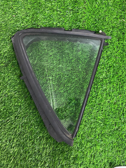 2011 - 2021 Toyota Aqua Right Rear Quarter Door Glass M28.08