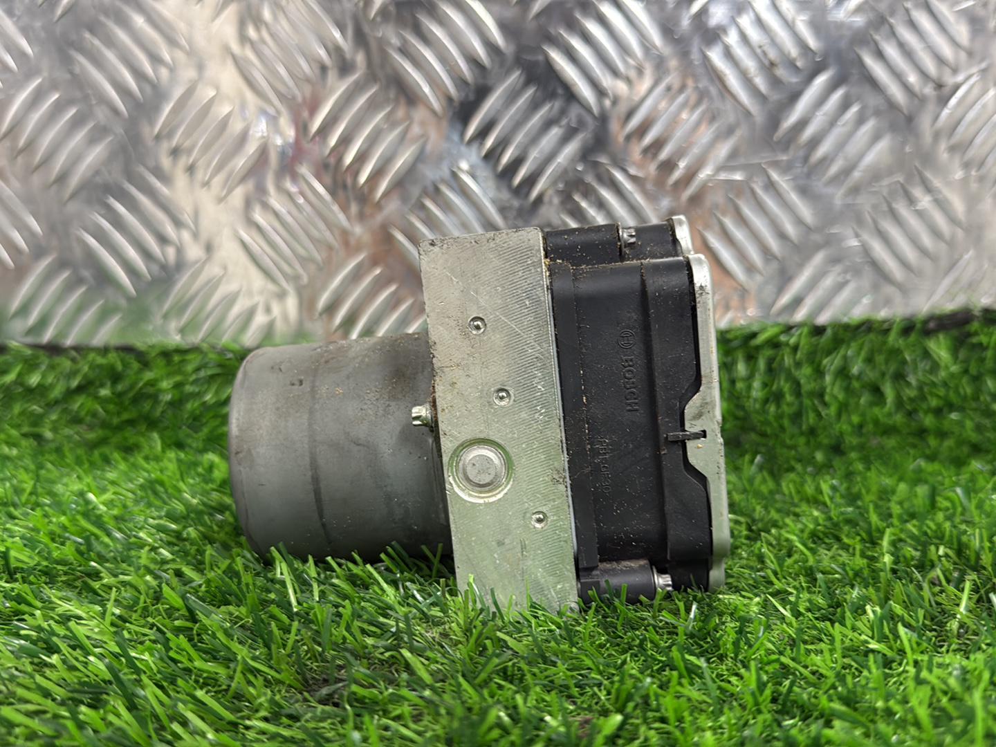 Toyota Corolla ABS Pump/Modulator 3330A20065