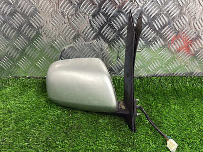 2001 - 2007 Toyota Voxy Right Door Mirror 5 Wire