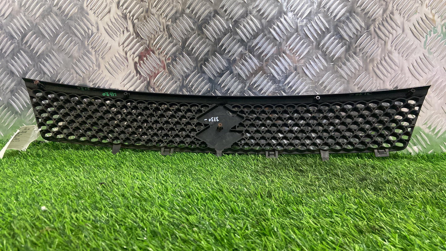 2004 - 2007 Suzuki Swift Grille 7174163J00