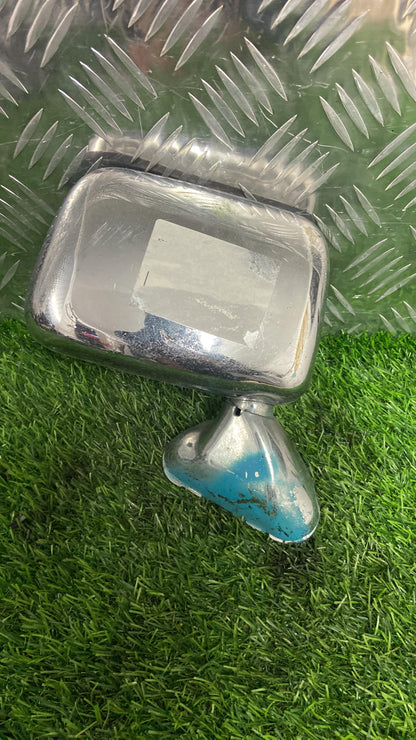 1988 - 1997 Toyota Hilux Right Door Mirror MANUAL