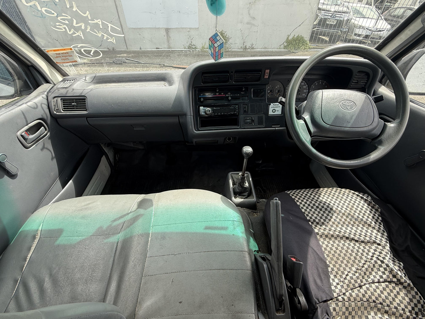 1999 Toyota Hiace 2RZ-FE WRECKING FOR PARTS ONLY